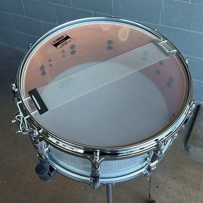 Caja Yamaha AMS1460 Absolute Hybrid Maple de 6 x 14" en color plateado brillante *EN STOCK*