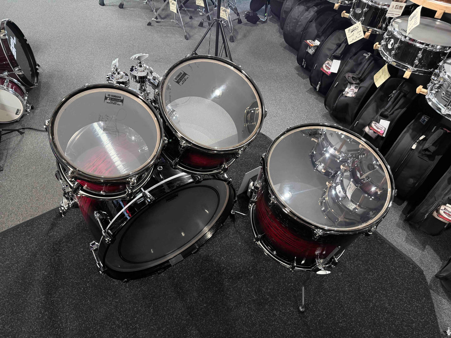 ~NEW~ Yamaha Live Custom Hybrid Oak 4-Piece 10/12/16/22 Drum Kit Set in UZU Magma Sunburst with Black Nickel Hardware