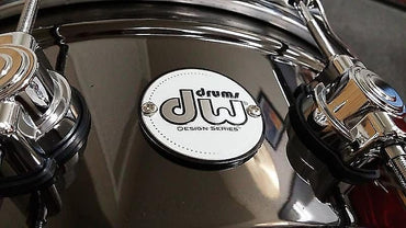 Caja de níquel negro sobre latón de 6,5 x 14" de la serie Design DW DDSD6514BNCR *EN STOCK*