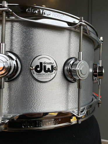 DW DRVA6514SVC Collector's Series 6.5x14 Solid 3mm Aluminum Snare Drum w/ Chrome Hardware in Wrinkle Coat Finish