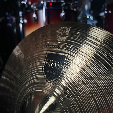 Par de platillos de marcha Meinl MA-BR-13M de 13" para estudiantes, de latón, medianos, con almohadillas y correas