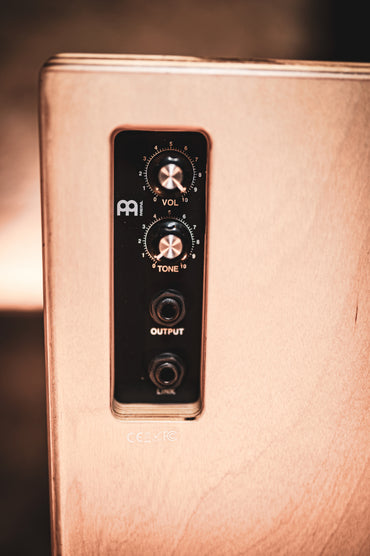 Cajón de la serie Woodcraft de Meinl Percussion PWC100B Pickup en color natural