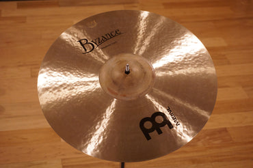 Platillos polifónicos tradicionales Byzance de MEINL, modelo B18POC de 18"