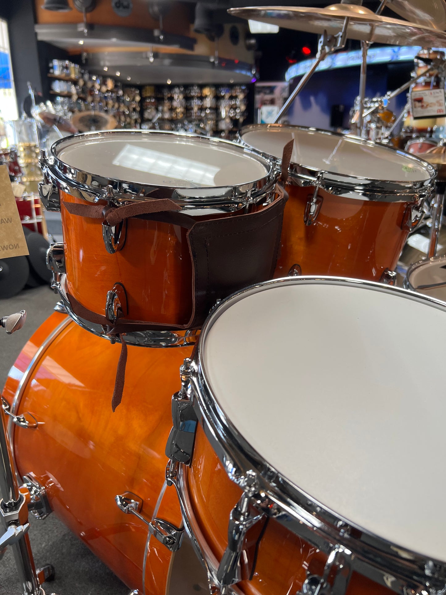 Parachoques de caja de cuero marrón hecho a mano de Bentley's Drum Shop