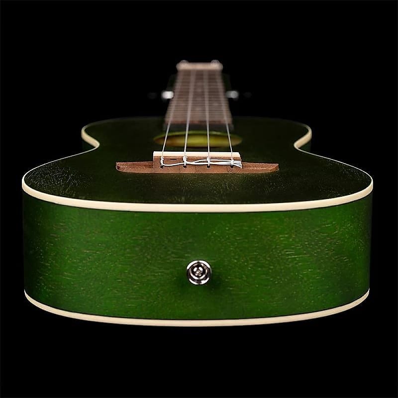 Ukelele de concierto de la serie Earth de Ortega Guitars RUFOREST en verde transparente con video de demostración