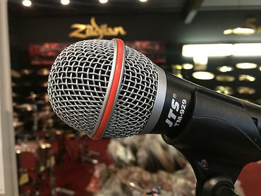 Pack de montage micro XLR/USB JTS TM-929 (clone SM58) avec 2 câbles, support de trépied et étui