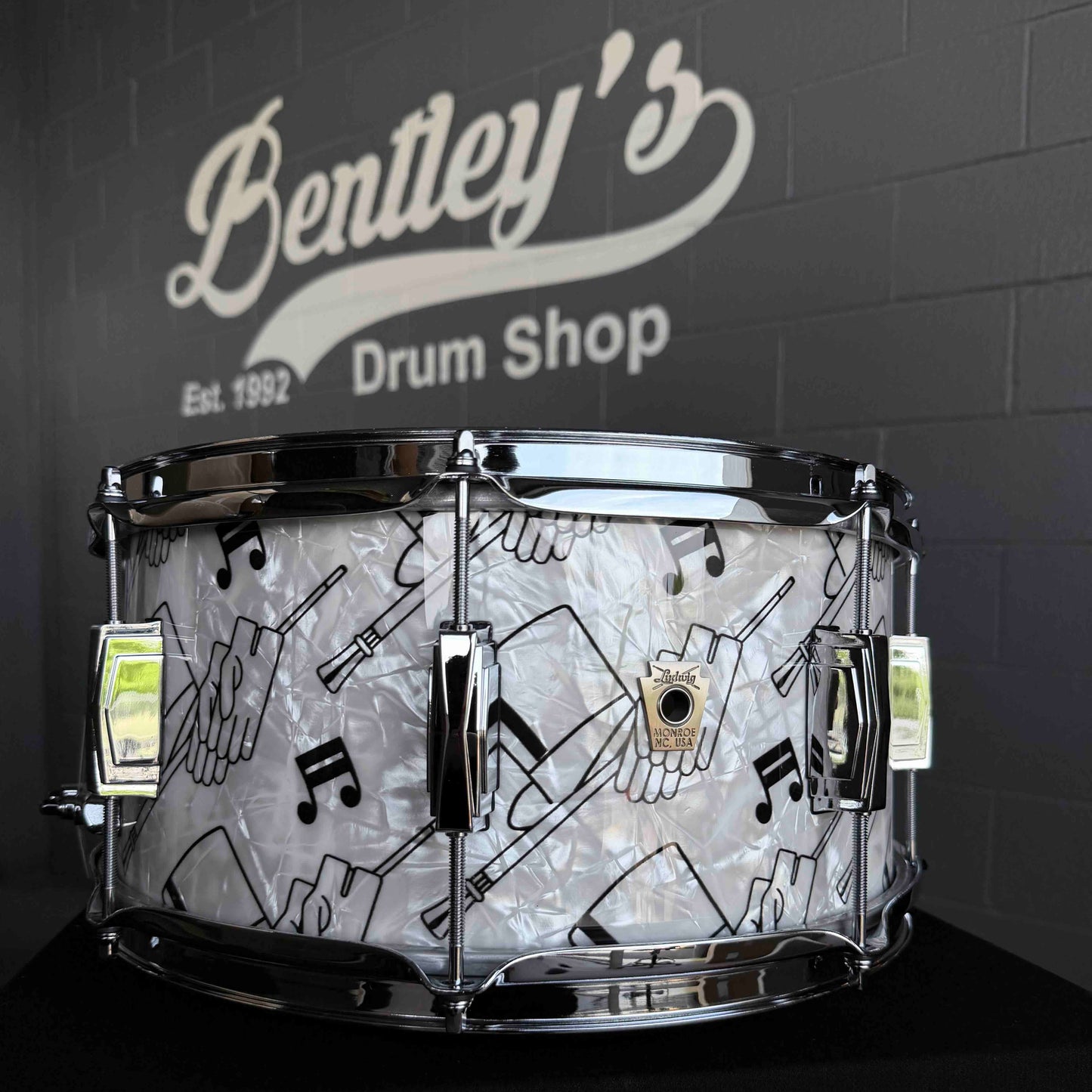 ~BENTLEY'S EXCLUSIVE!~ Ludwig Classic Maple 6.5x14 Snare Drum in Top Hat & Cane White Marine Pearl w/ Imperial Lugs