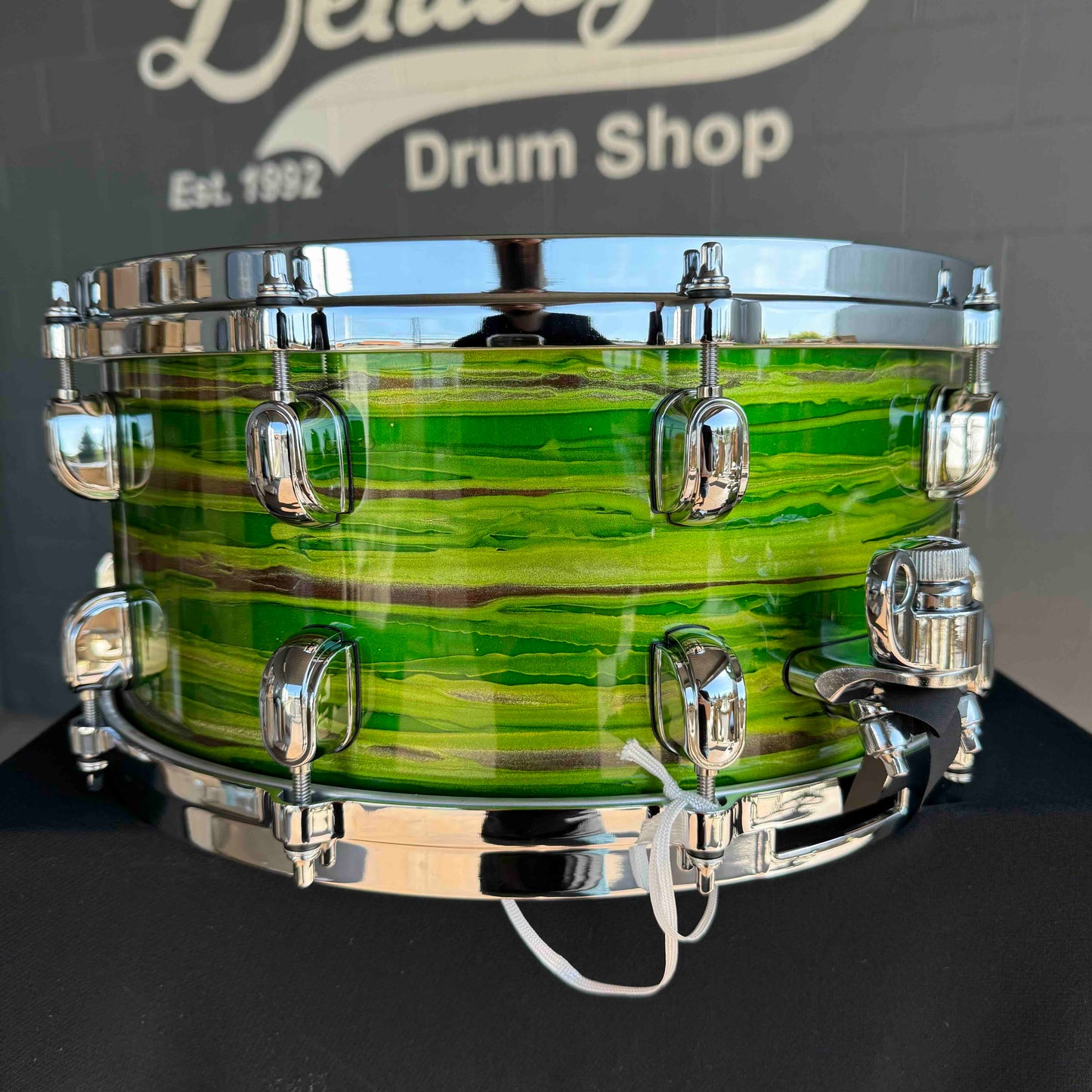 TAMA Starclassic Walnut/Birch 6.5x14 Snare Drum in Lacquer Shamrock Oyster