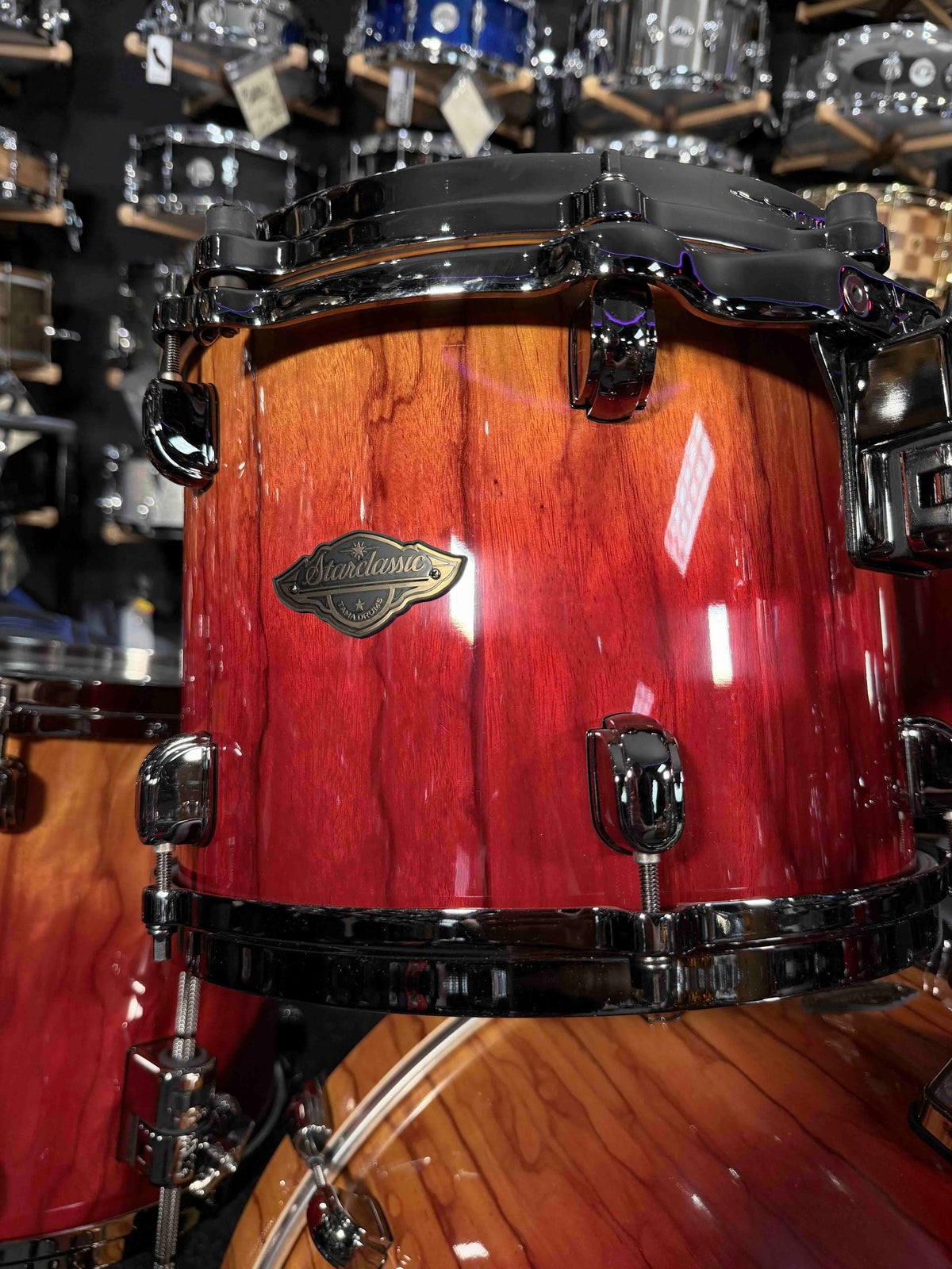 ~LIMITED EDITION~ TAMA Starclassic Walnut/Birch 5-Piece 10/12/14/16/22 Drum Kit Set in Vermillion Bosse Fonce Fade w/ Black Nickel Hardware (Open Box)