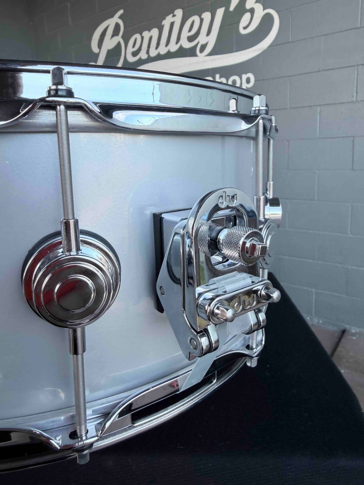 DW DRVM6514SVC Collector's Series 6.5x14" Rolled 1mm Aluminum Snare Drum w/ Chrome Hardware *IN STOCK*
