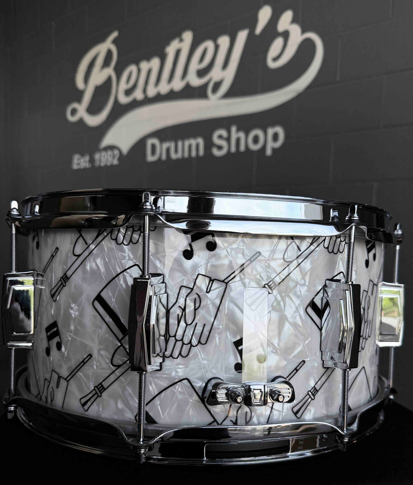~BENTLEY'S EXCLUSIVE!~ Ludwig Classic Maple 6.5x14 Snare Drum in Top Hat & Cane White Marine Pearl w/ Imperial Lugs