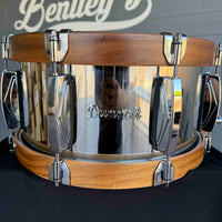 Dunnett Classic SS Polished Stainless Steel 7x14 Snare Drum with Deko Lugs, Acacia MetalWood Hoops & Case