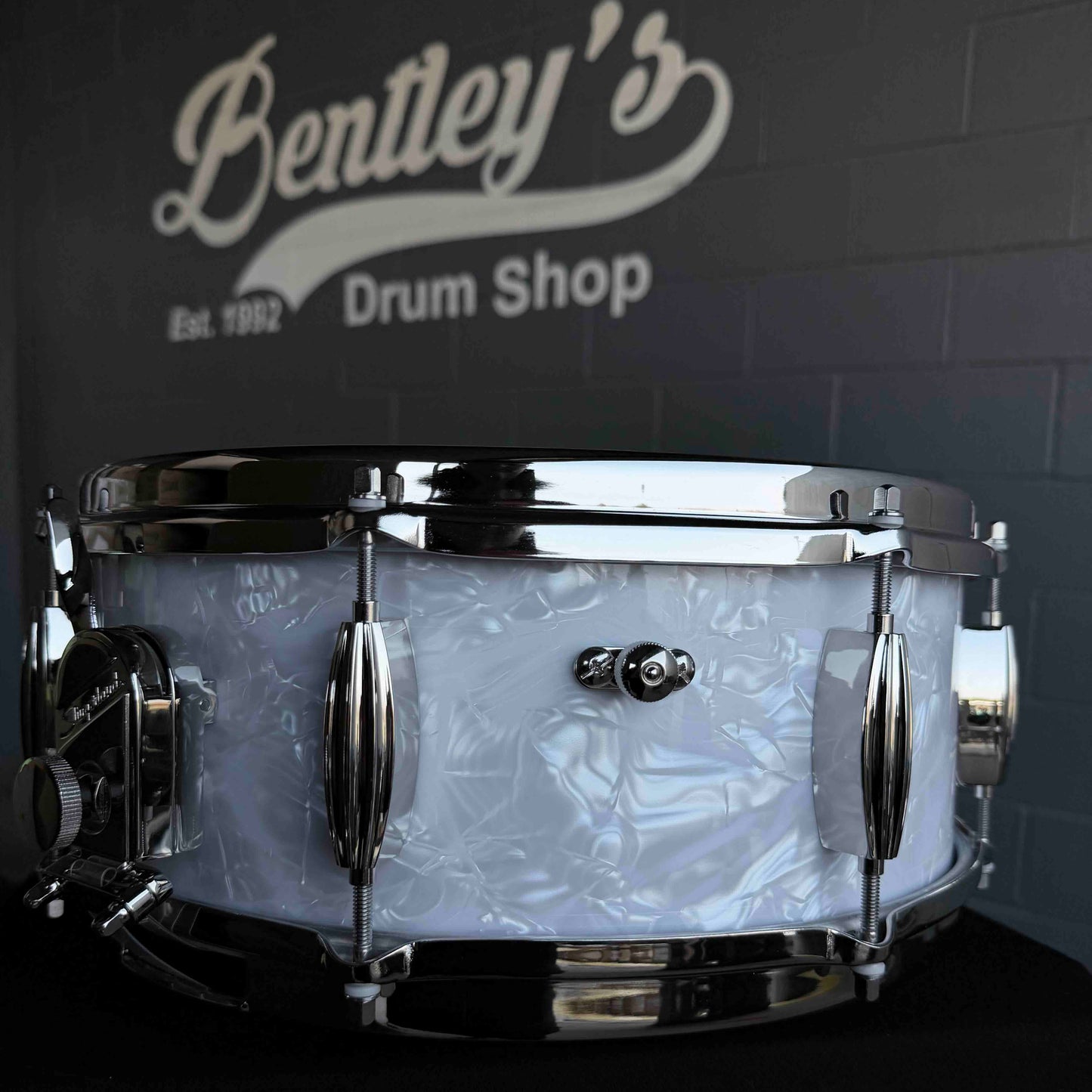 ~NEW!~ Slingerland RadioKing Artist Mahogany/Poplar 5.5x14 Snare Drum in White Marine Pearl with Nickel Hardware