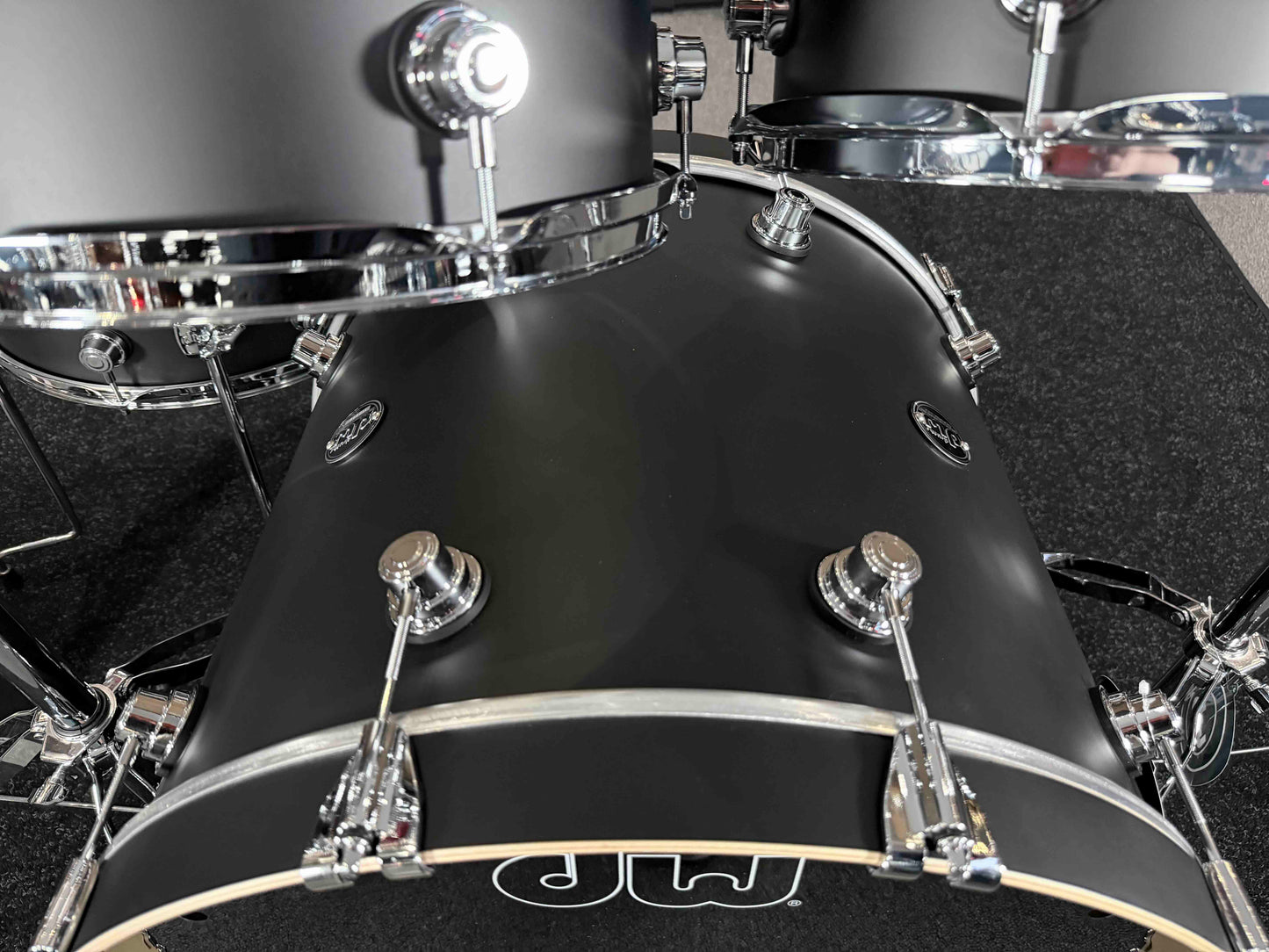 ~RARE~ DW Performance Series 4-Piece 10/12/16/22 Drum Kit Set in Satin Black Lacquer