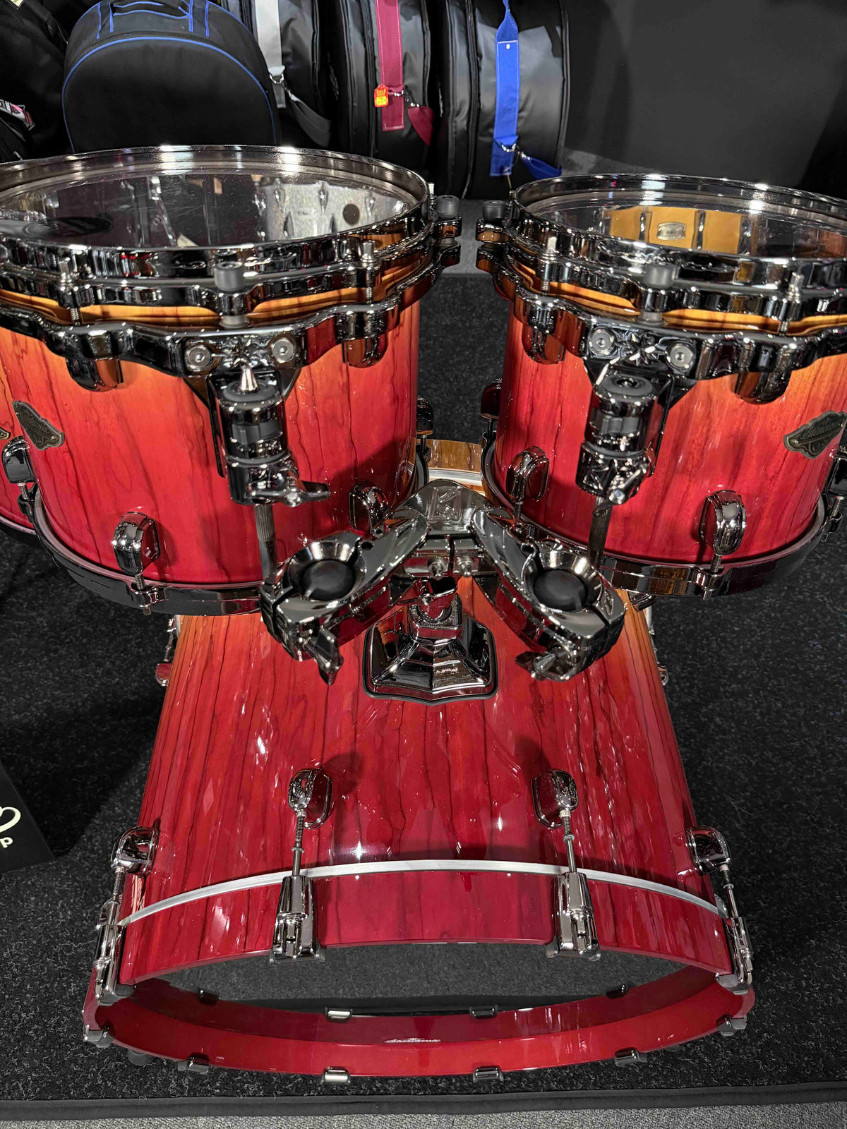 ~LIMITED EDITION~ TAMA Starclassic Walnut/Birch 5-Piece 10/12/14/16/22 Drum Kit Set in Vermillion Bosse Fonce Fade w/ Black Nickel Hardware (Open Box)