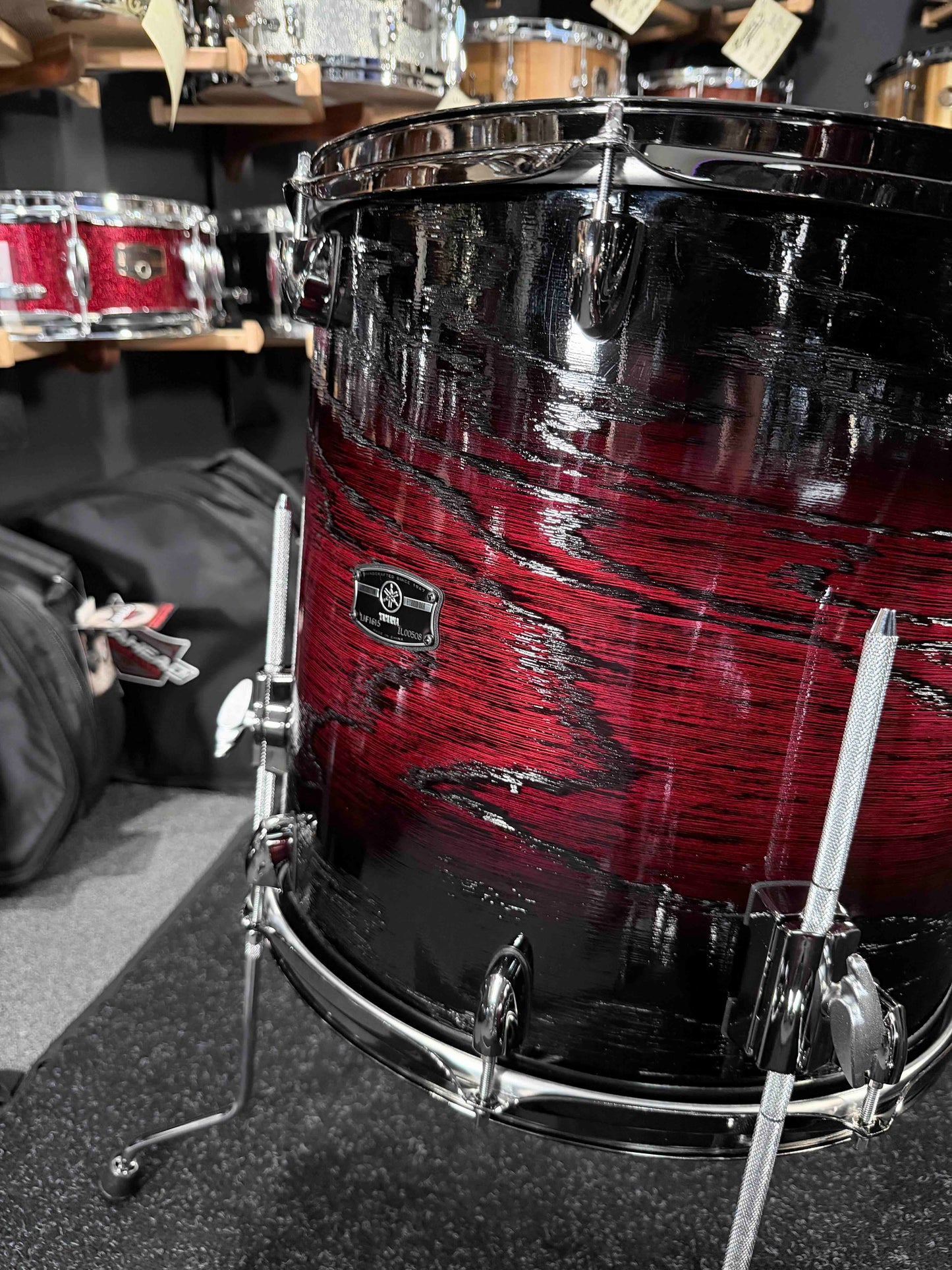 ~NEW~ Yamaha Live Custom Hybrid Oak 4-Piece 10/12/16/22 Drum Kit Set in UZU Magma Sunburst with Black Nickel Hardware