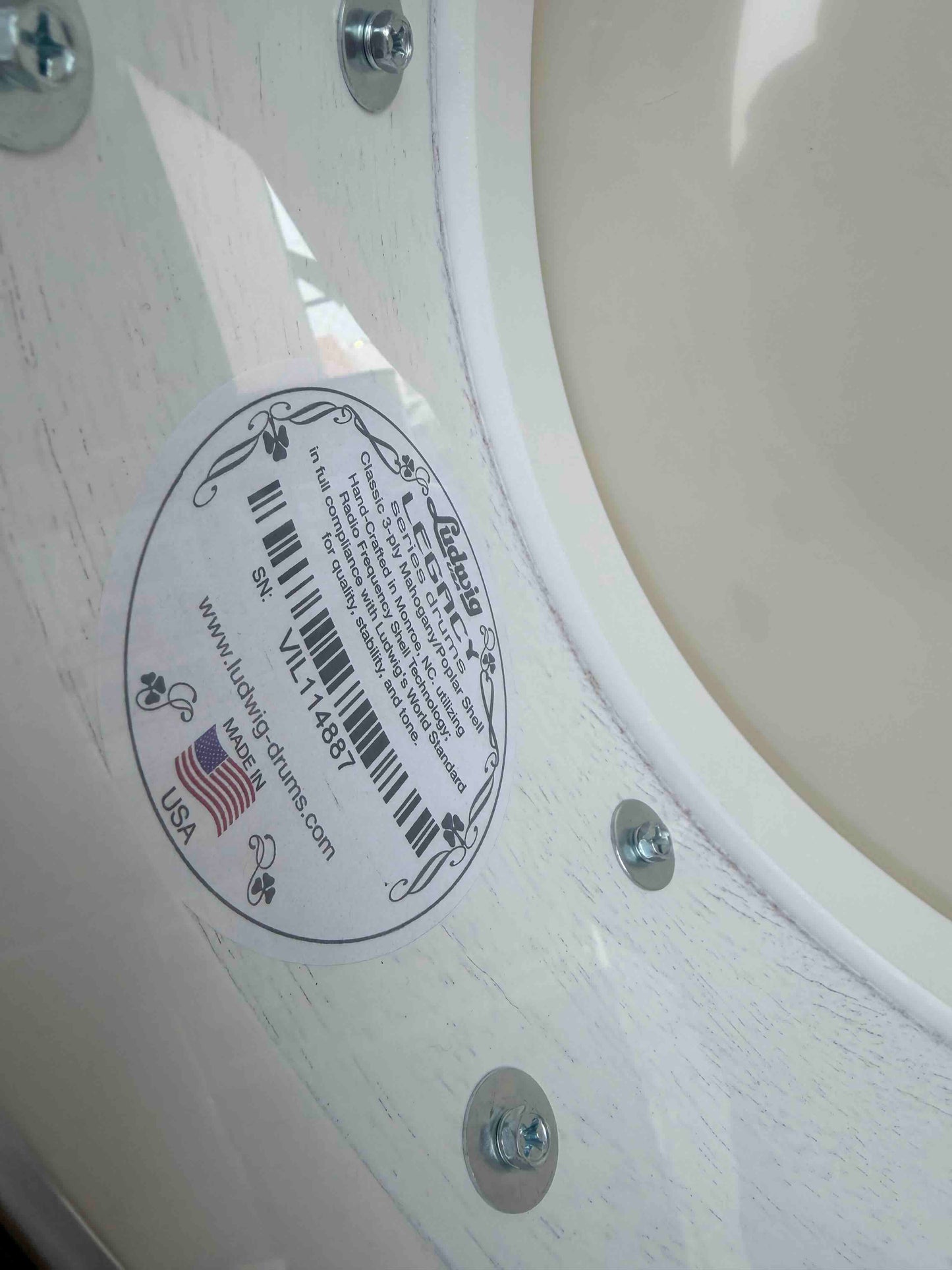 Ludwig Legacy Mahogany 'Jazz Fest' 5.5x14 Snare Drum in Silver Sparkle (Rm 4)