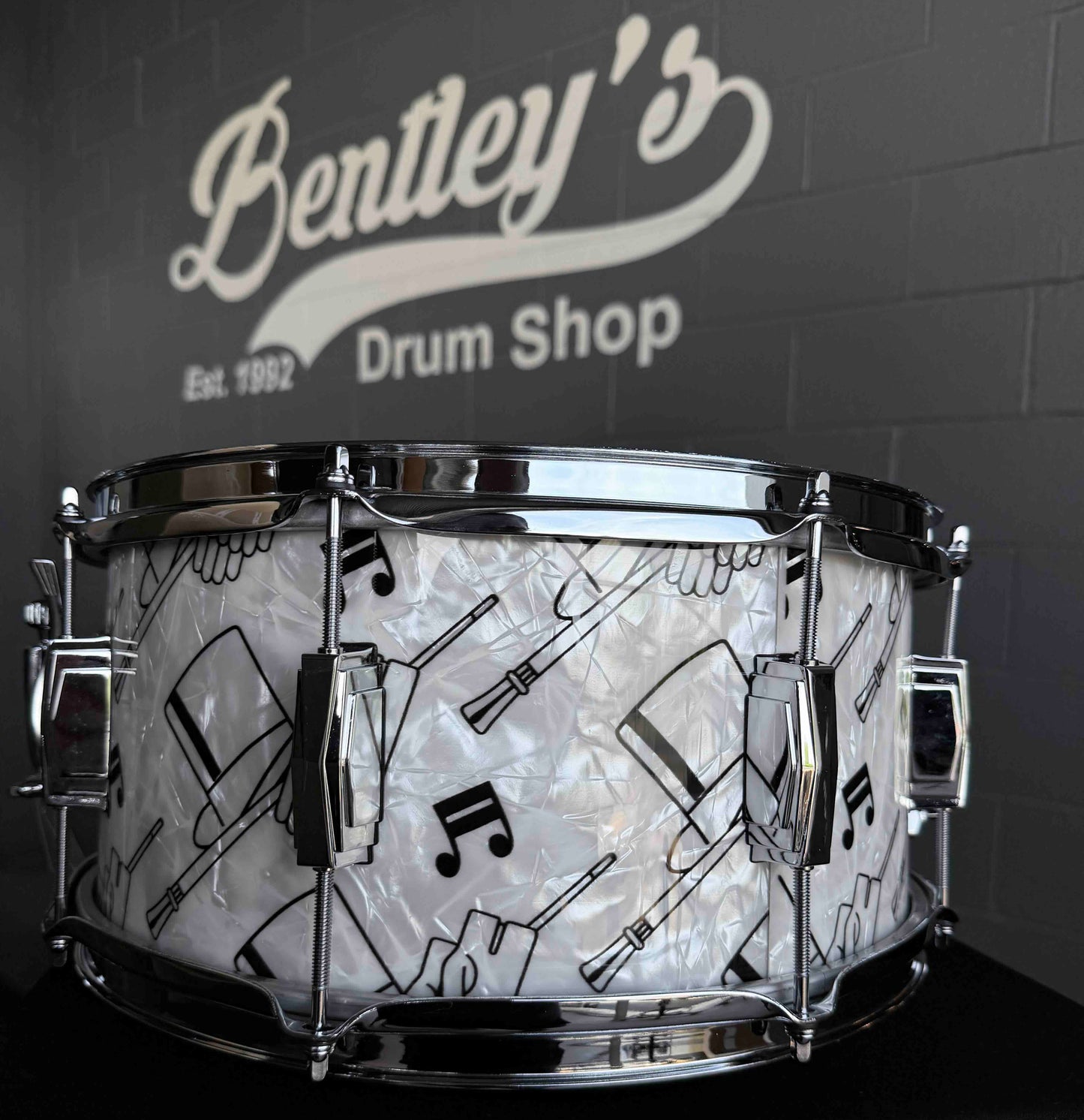 ~BENTLEY'S EXCLUSIVE!~ Ludwig Classic Maple 6.5x14 Snare Drum in Top Hat & Cane White Marine Pearl w/ Imperial Lugs