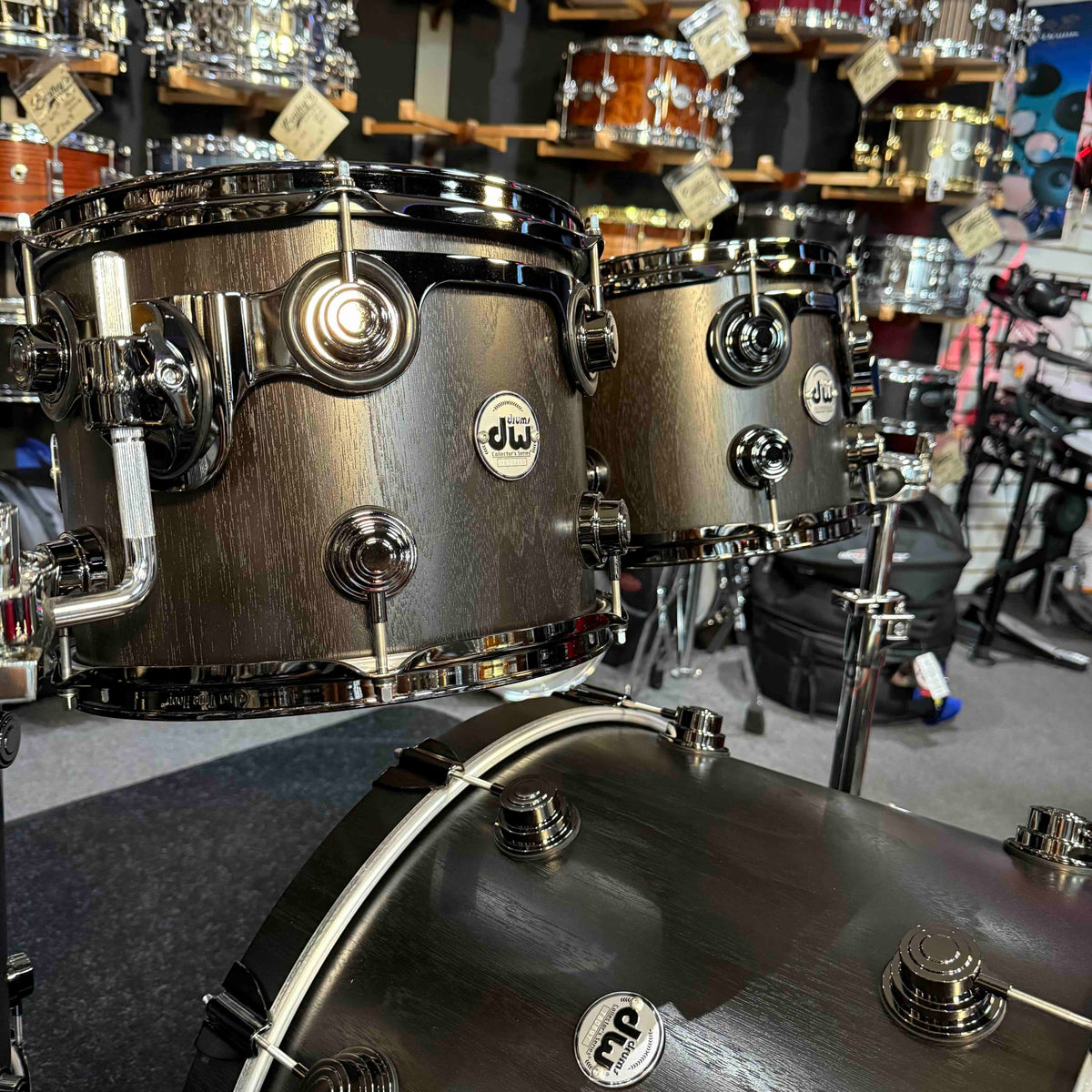 ~WOW!~ DW Collector's Series Pure Walnut 5-Piece 10/12/14/16/22 Drum Kit Set in Ebony Satin Oil with Black Nickel Hardware