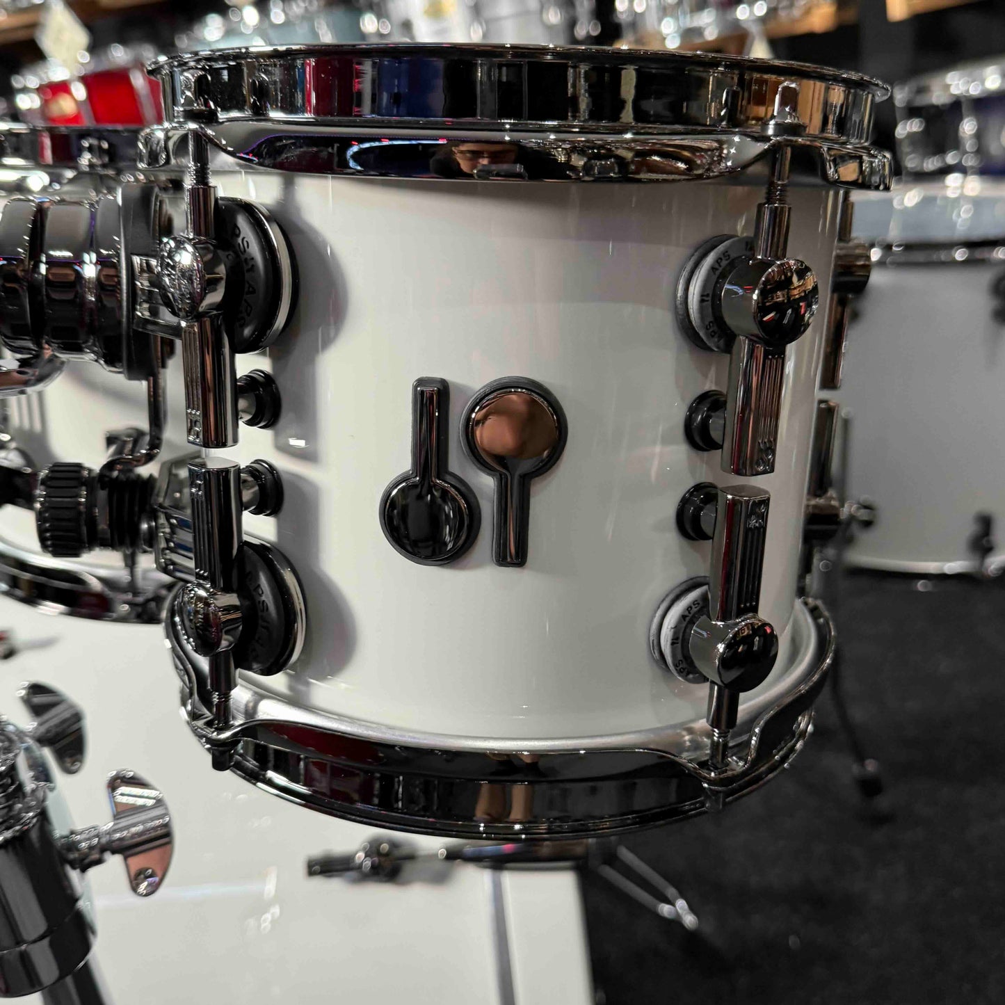 ~WOW!~ Sonor SQ2 Medium Beech 6-Piece 8/10/12/14/16/22 Drum Kit Set in Papyrus White Lacquer & Black Semi-Gloss Interior with Ruthenium Black Nickel Hardware