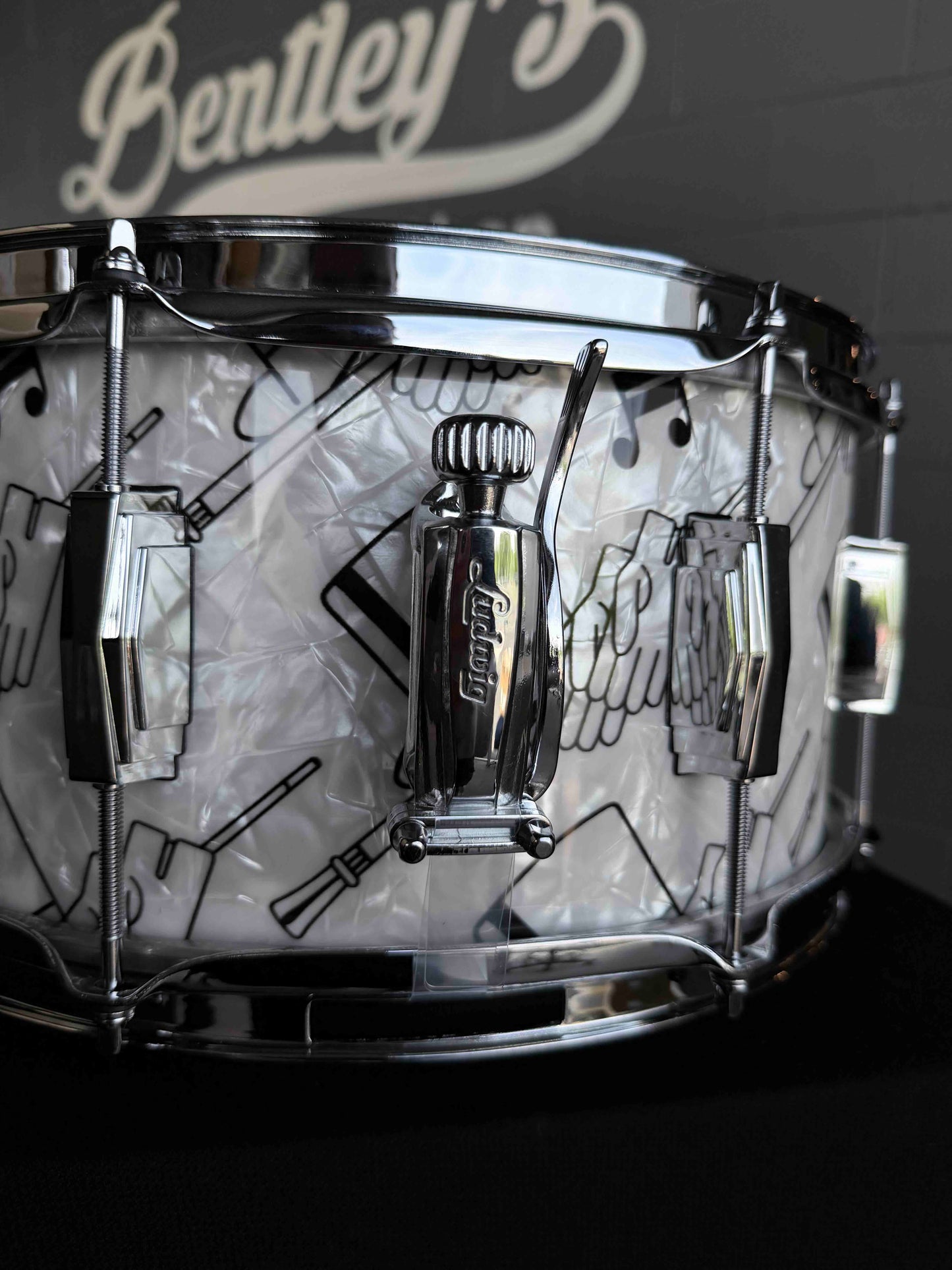 ~BENTLEY'S EXCLUSIVE!~ Ludwig Classic Maple 6.5x14 Snare Drum in Top Hat & Cane White Marine Pearl w/ Imperial Lugs