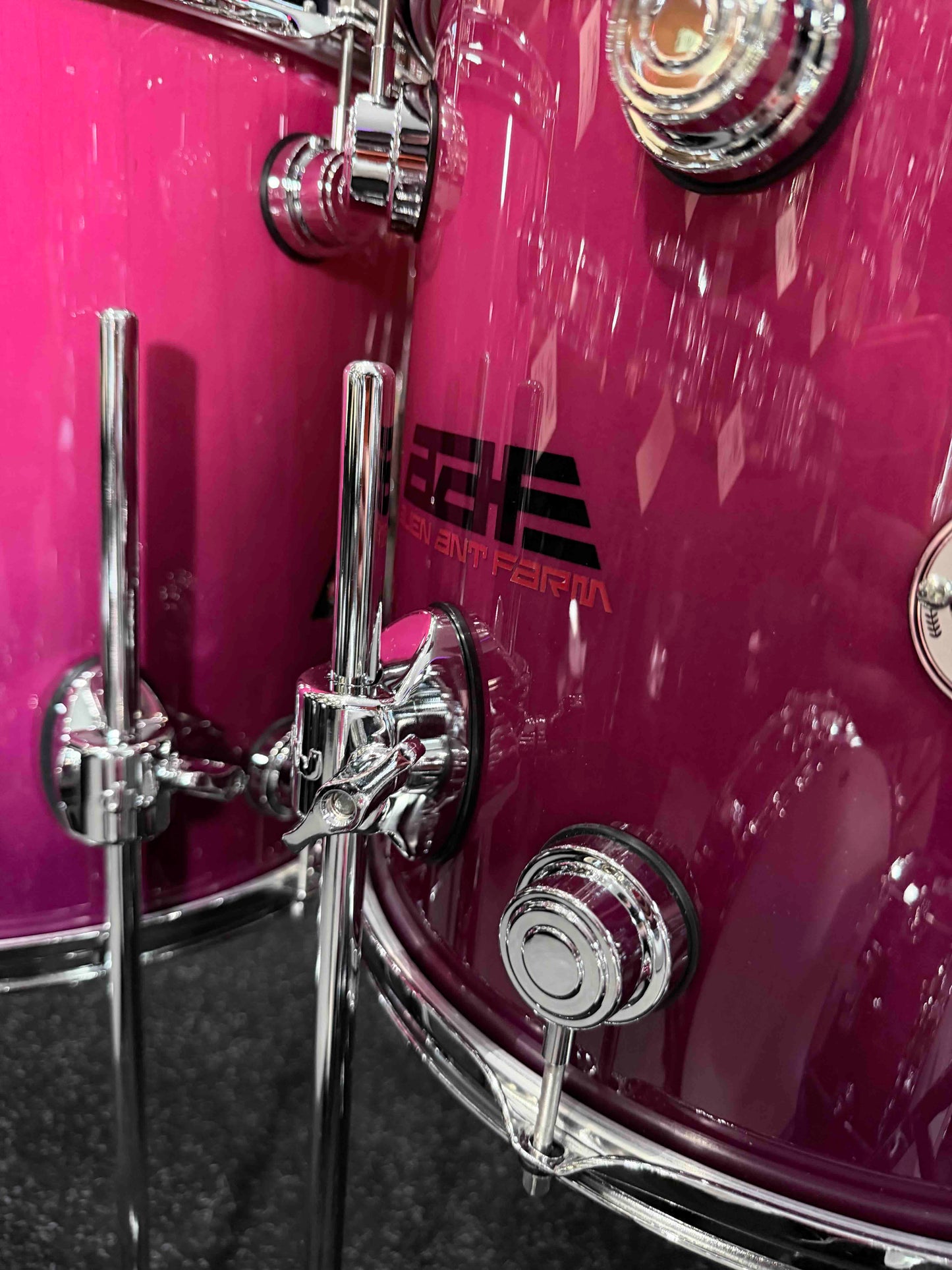 ~WOW!~ DW Collector's Mike Cosgrove of Alien Ant Farm's 8-Piece Custom Drum Kit Set