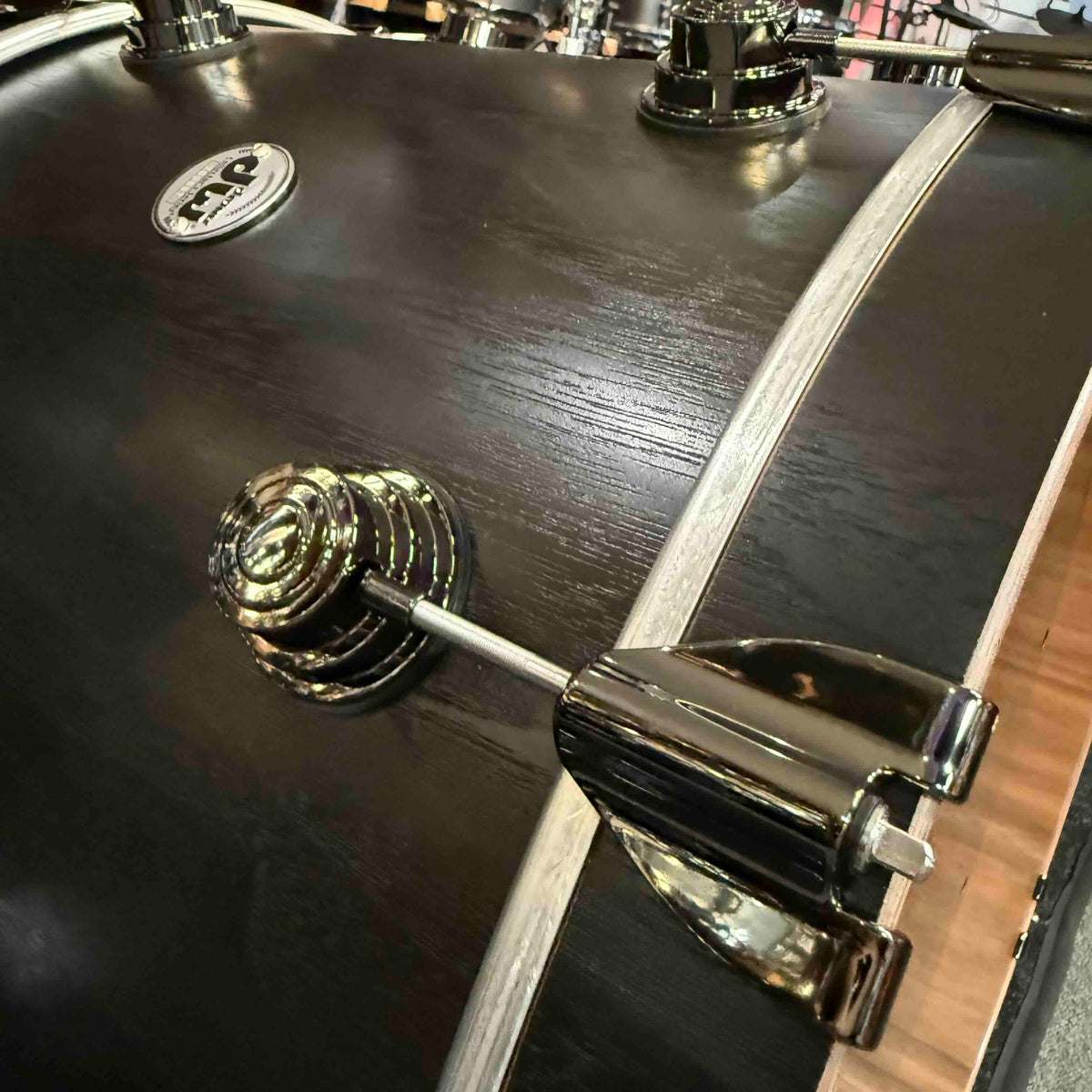 ~WOW!~ DW Collector's Series Pure Walnut 5-Piece 10/12/14/16/22 Drum Kit Set in Ebony Satin Oil with Black Nickel Hardware