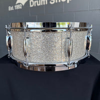 Gretsch BroadKaster 8-Lug 5.5x14 Snare Drum in Silver Sparkle Nitron with Lightning Strainer (Rm 4)