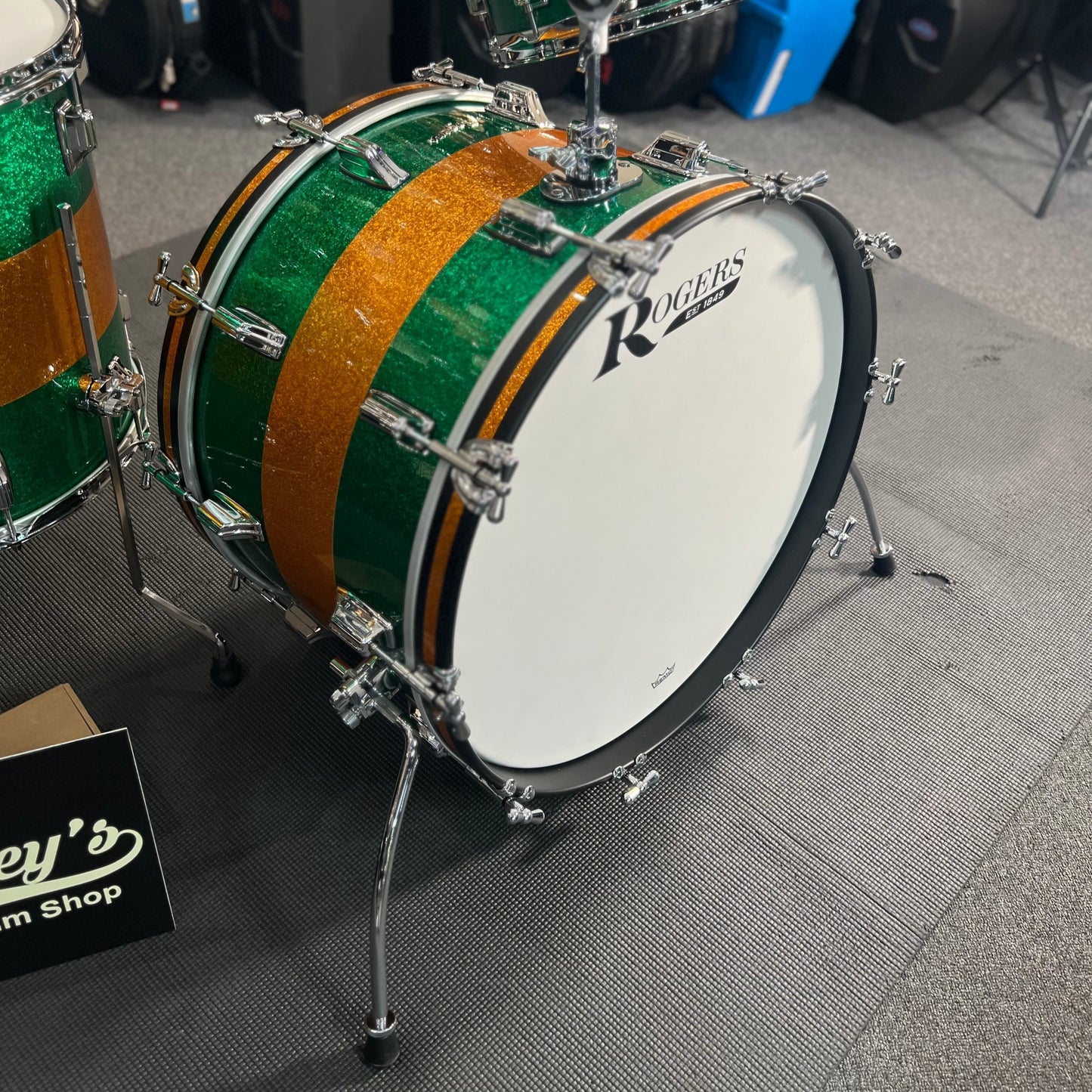 Rogers Cleveland Series 13/16/22" Drum Set Kit in Green Sparkle w/ Gold Sparkle Stripe