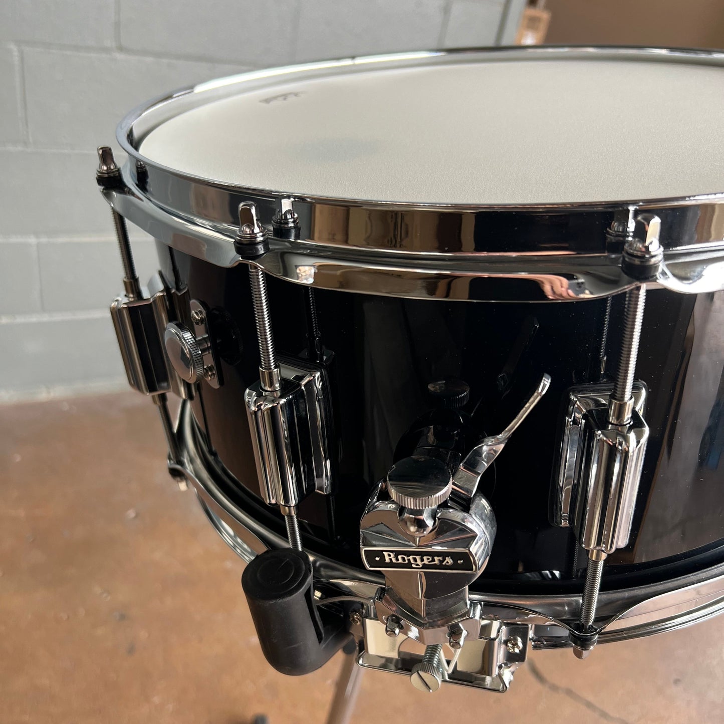 Rogers Dyna-Sonic 6.5x14" Snare Drum in Piano Black Lacquer