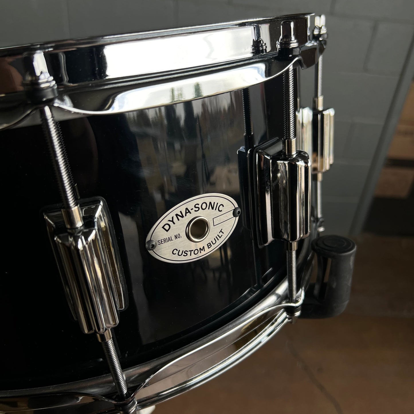 Rogers Dyna-Sonic 6.5x14" Snare Drum in Piano Black Lacquer