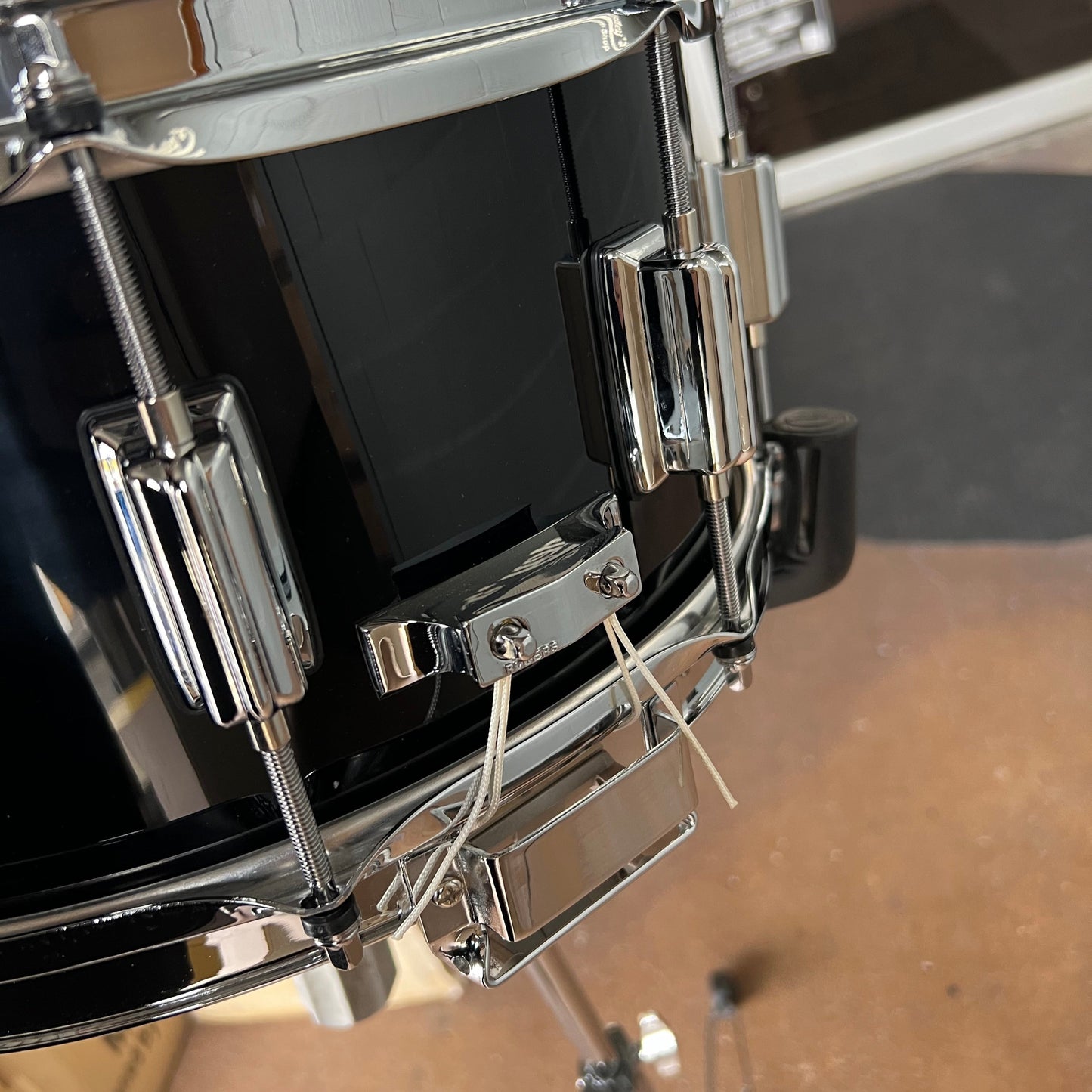 Rogers Dyna-Sonic 6.5x14" Snare Drum in Piano Black Lacquer