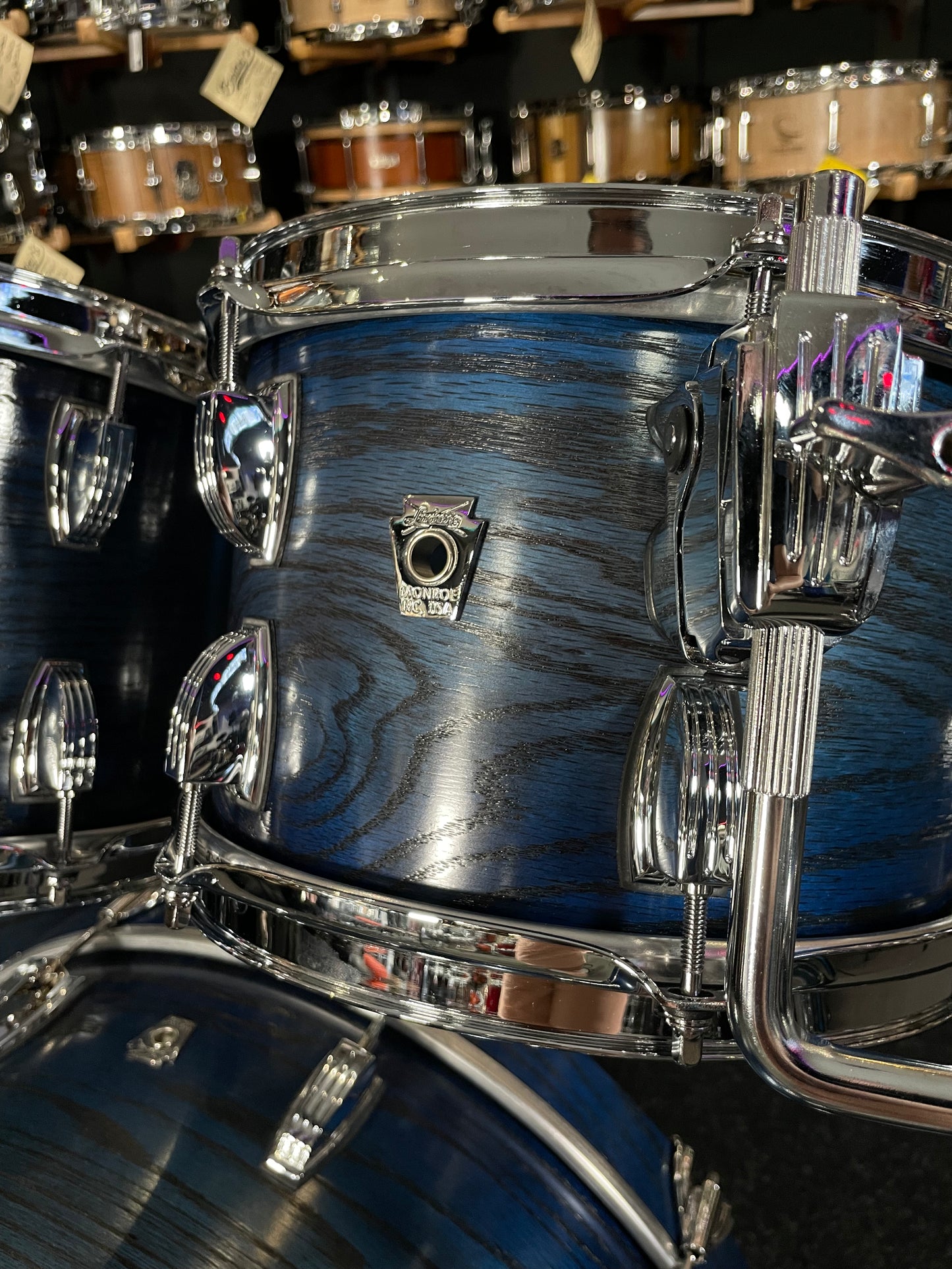 Ludwig Classic Oak Studio 4-Piece 10/12/16/22 Drum Kit Set in Blue Burst Satin Stain