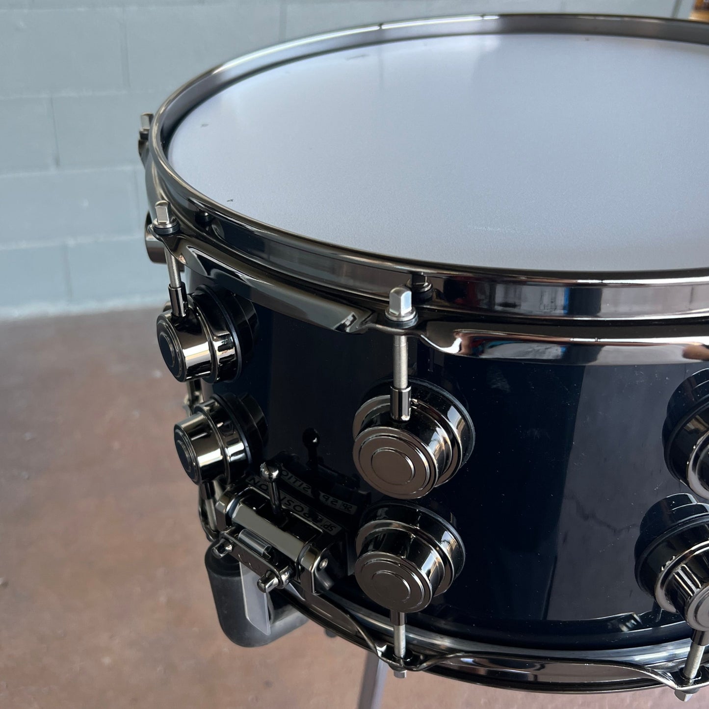 DW Collector's Series Maple VLT 7x14" Snare Drum in Piano Black w/ Black Nickel Hardware