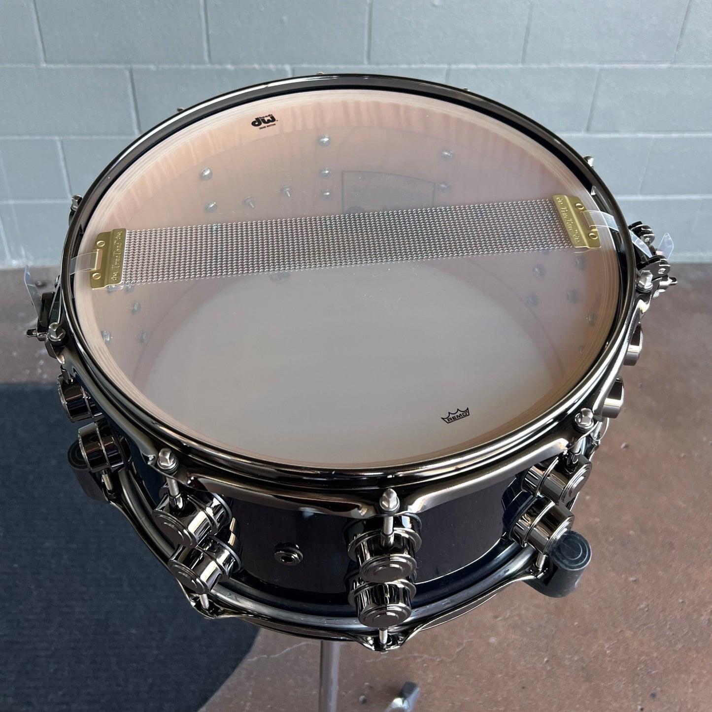 DW Collector's Series Maple VLT 7x14" Snare Drum in Piano Black w/ Black Nickel Hardware