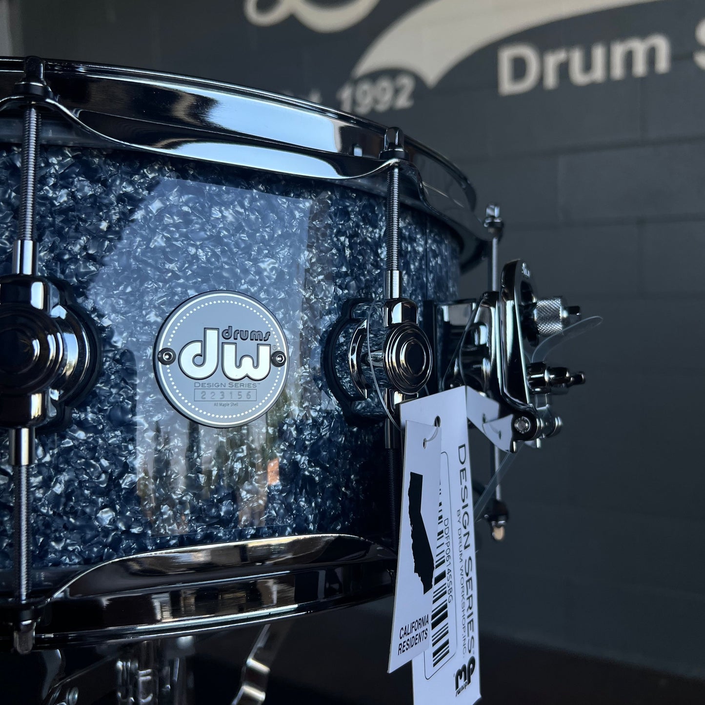 *Edición limitada* Caja DW Design Series de 6,5 x 14" con acabado en granito azul 