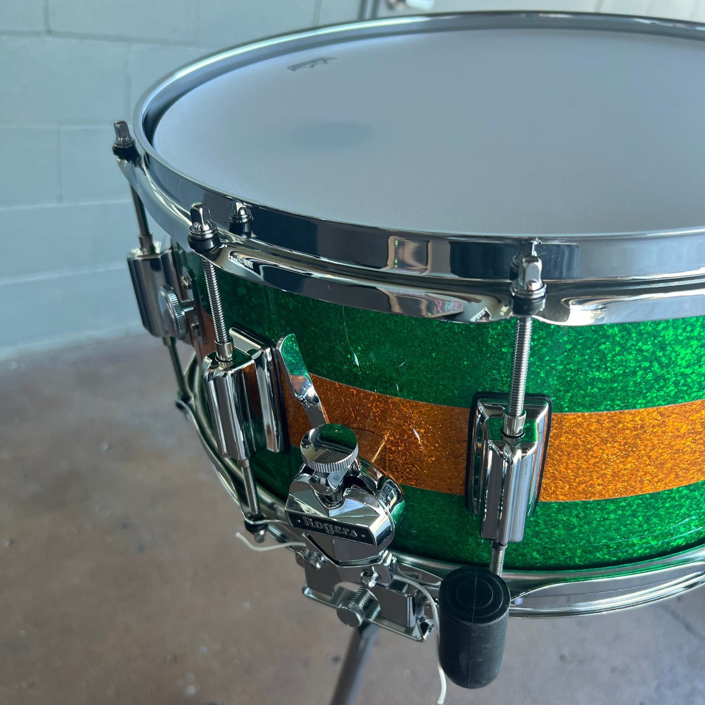 Rogers Dyna-Sonic Beavertail 6.5x14" Snare Drum in Green Sparkle w/ Gold Sparkle Stripe