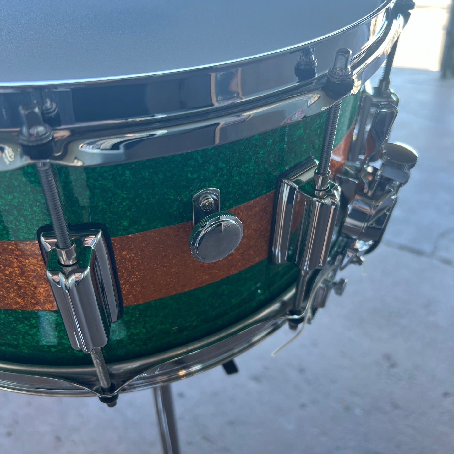 Rogers Dyna-Sonic Beavertail 6.5x14" Snare Drum in Green Sparkle w/ Gold Sparkle Stripe