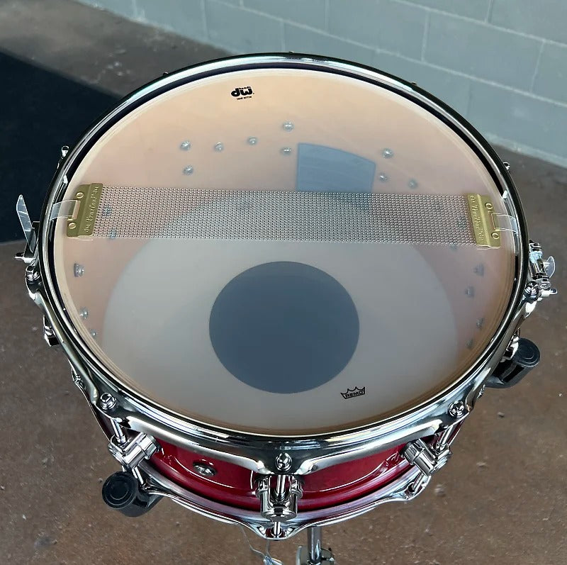 Caisse claire DW Performance Series 6,5x14" en teinte cerisier