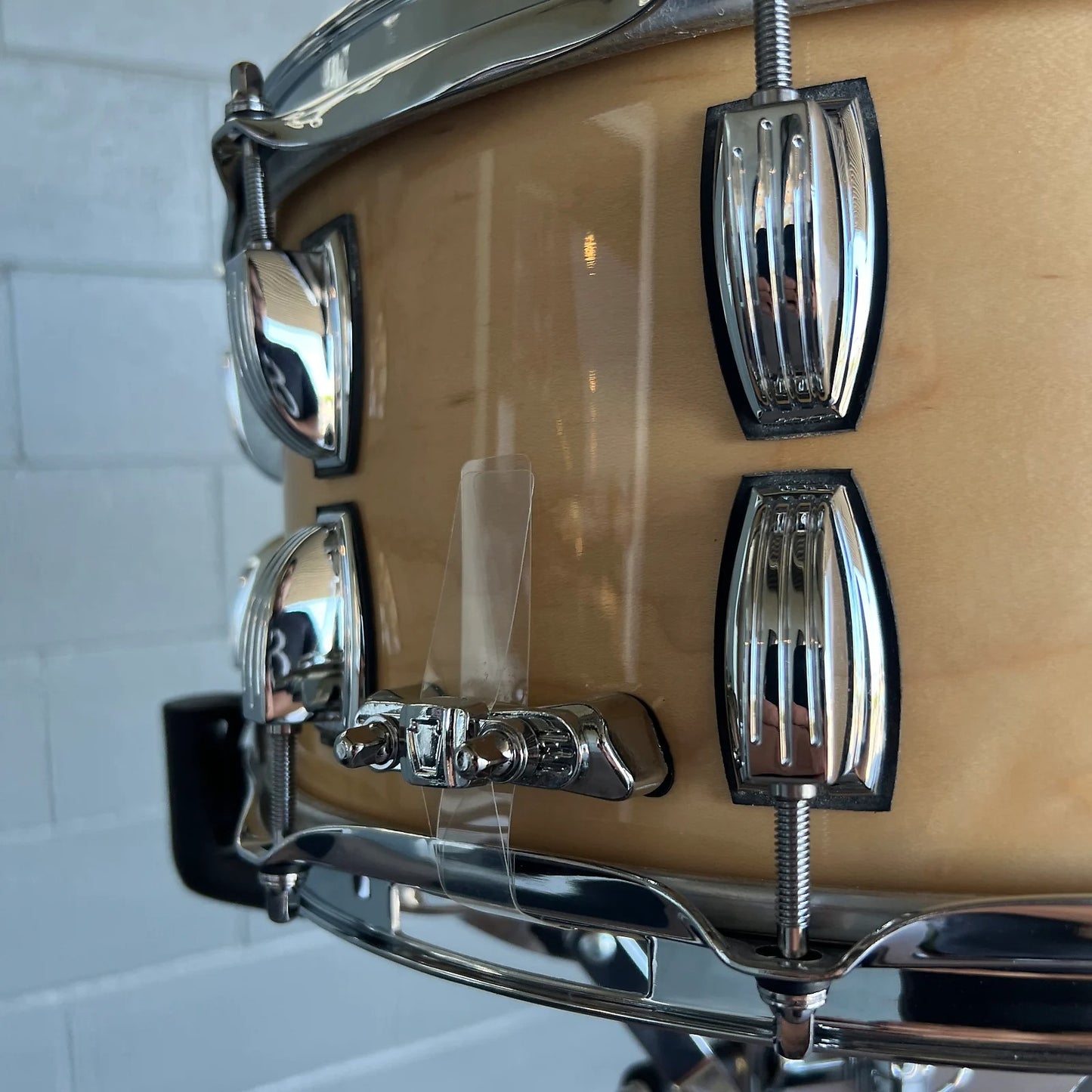 Ludwig Classic Maple 6.5x14" 20 Lug Snare Drum in Natural Maple Gloss