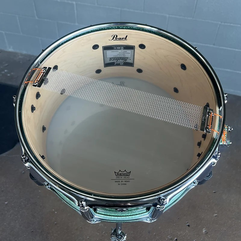 Pearl MCT1465S/C348 Masters Maple Complete 6.5x14" Snare Drum in #308 Absinthe Sparkle Lacquer