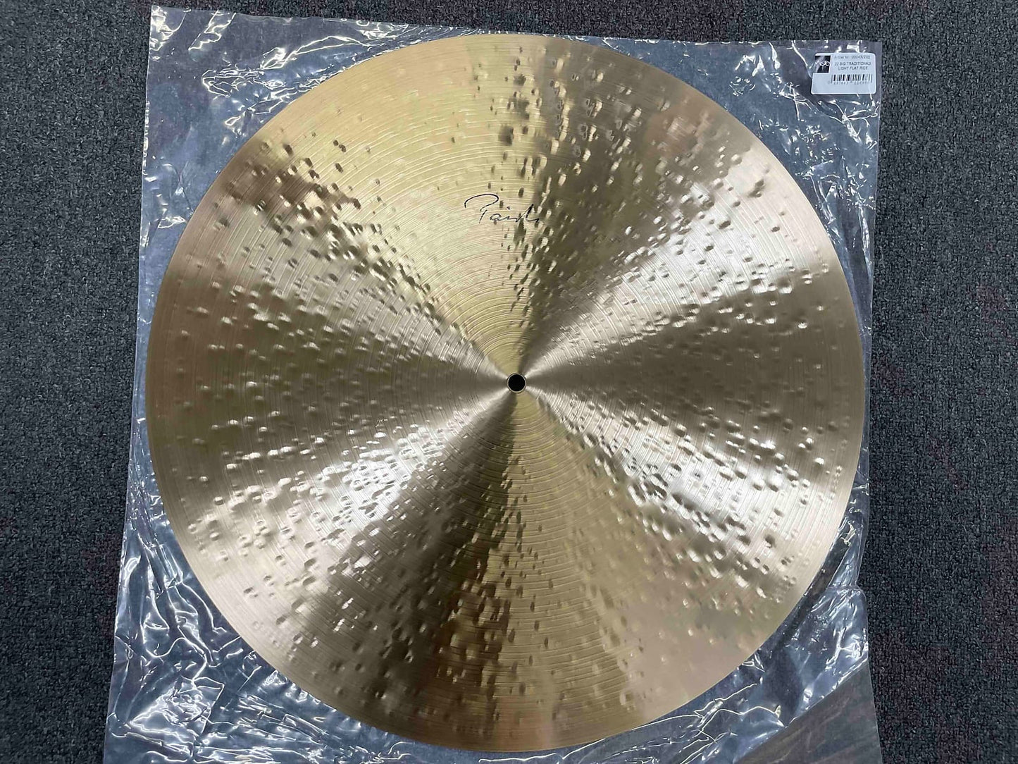 Cymbale Ride Paiste Signature Traditionals Light Flat Top 22" *EN STOCK*