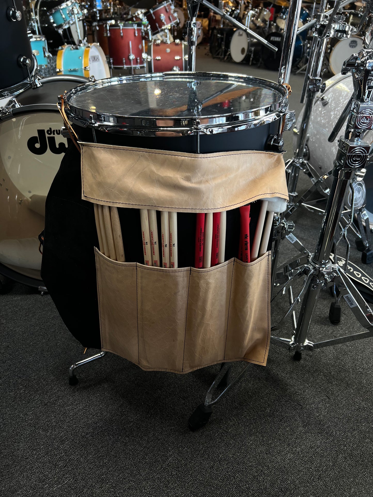 Grand sac à baguettes en cuir fait main de Bentley's Drum Shop en bordeaux