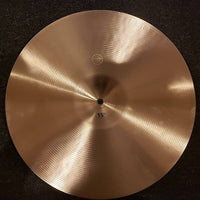 Cymbale charleston lourde classique Paiste 15" Formula 602 (haut)