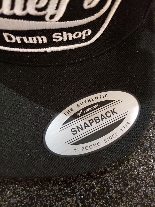 Casquette Snapback en tissu Drum Shop de Bentley en noir avec logo blanc