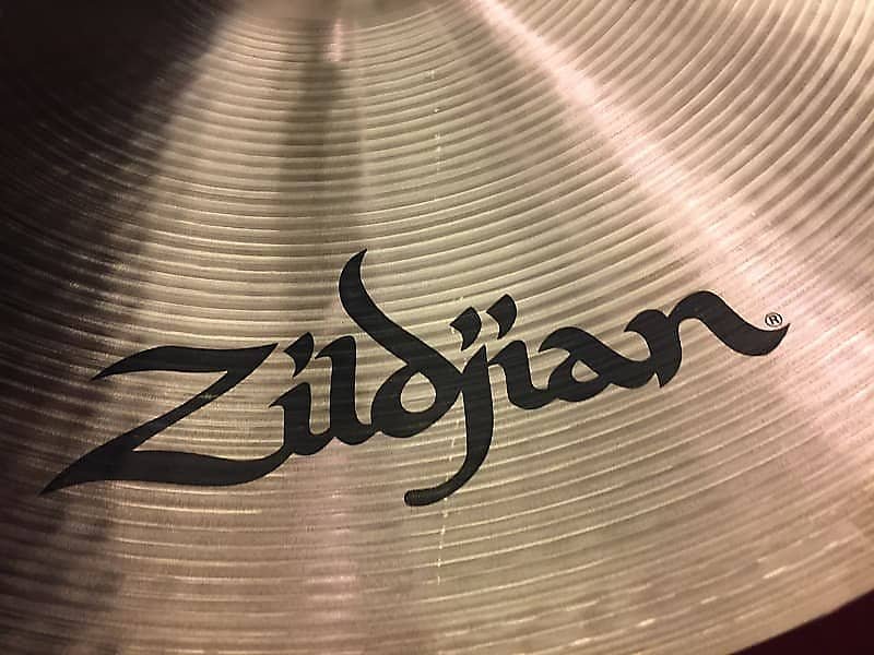 Cymbale Ride Zildjian Medium 24" A0037 avec lien vidéo