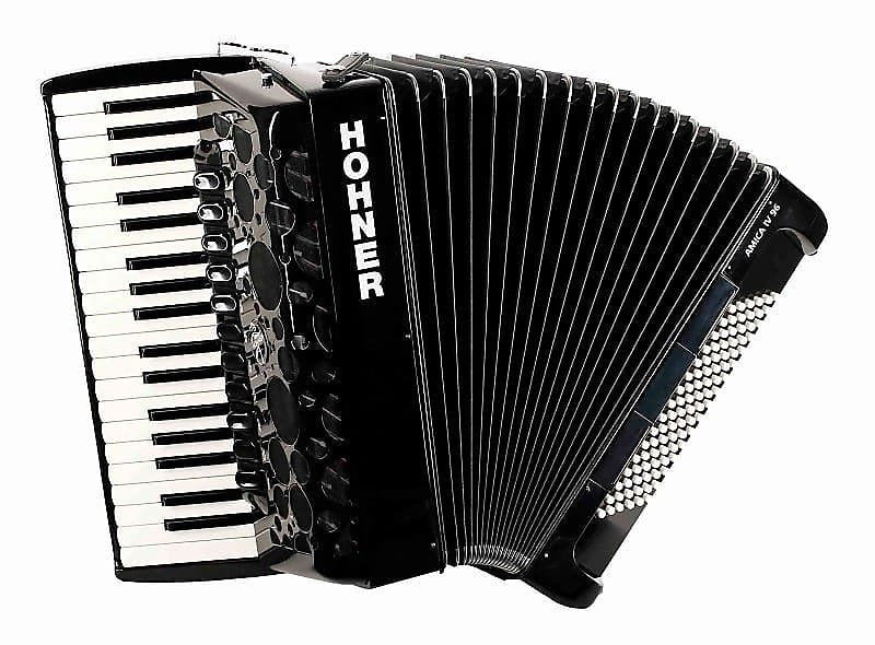 Accordéon Hohner AMIV96B-N Amica Forte IV 96 en finition noir de jais (précommande UNIQUEMENT)