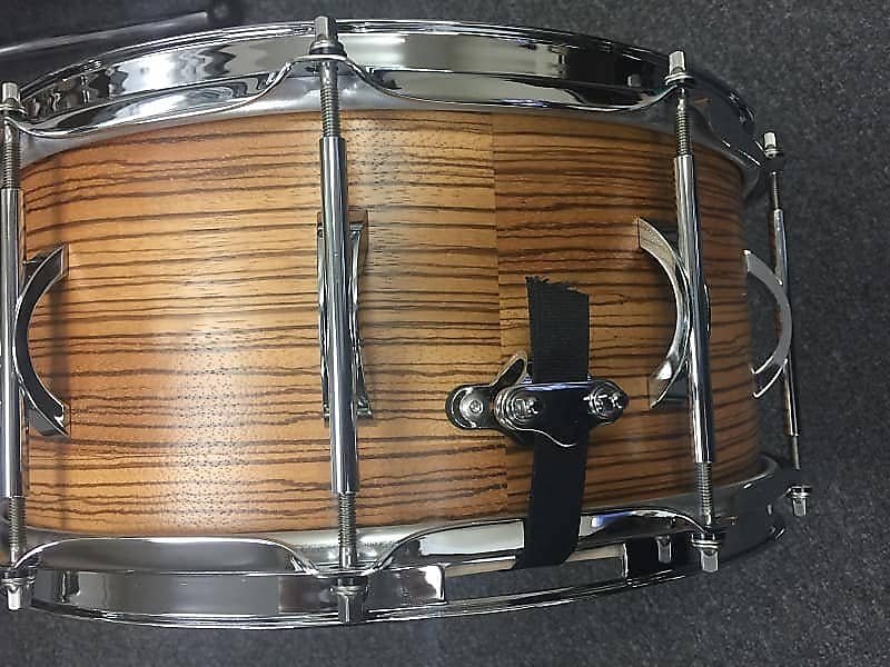 Caisse claire Dynamicx BackBeat Series 6,5x14" Black Swamp en placage de bois de zèbre (commande spéciale)