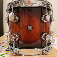 Tom à rack DW 7x8" Design Series en laque Tobacco Burst