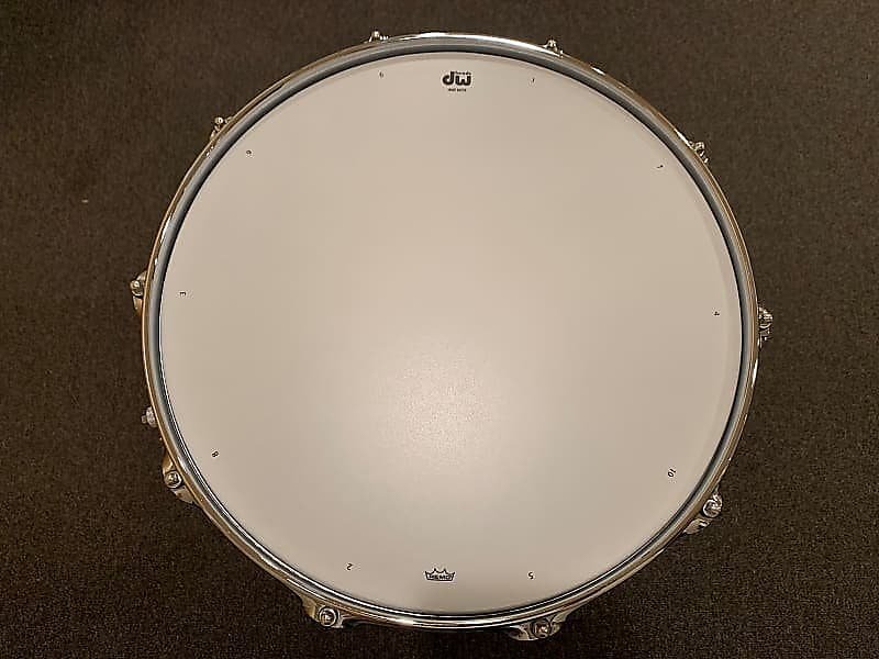 Caisse claire DW 8x14" Collector's Series en nickel noir sur laiton avec matériel chromé